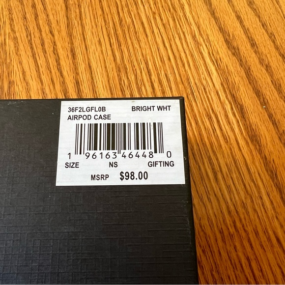 NIB Michael Kors AirPod Case in Hemp/Brown or Bright White - Picture 8 of 9